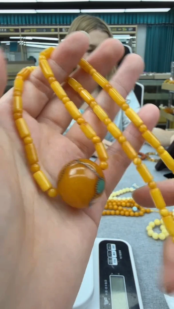 未镶嵌颈饰琥珀65秒拍号 假一罚三