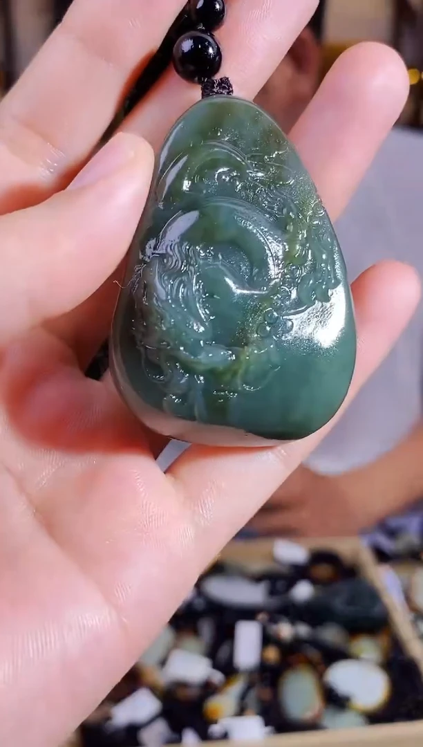 和田玉未镶嵌颈饰1