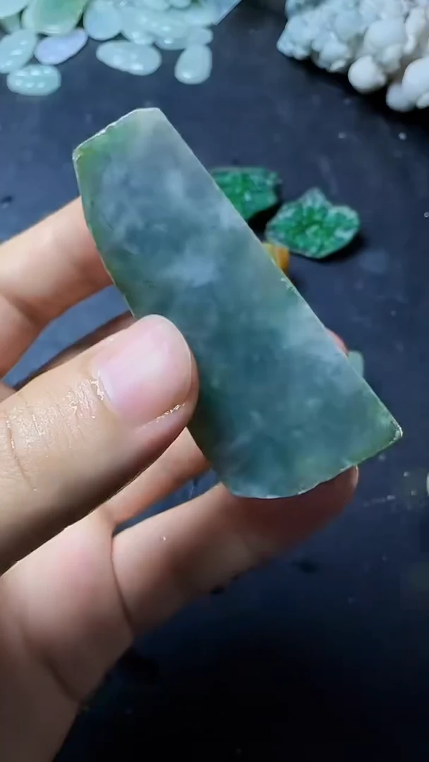 翡翠挂件未镶嵌004翡翠