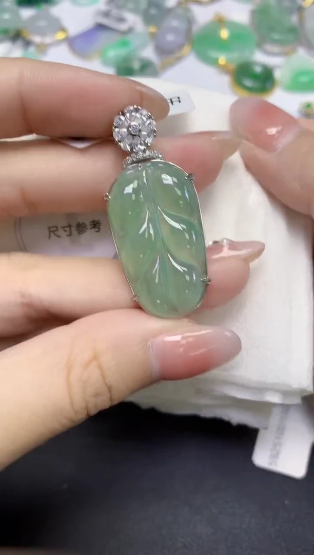 颈饰未镶嵌翡翠天然缅甸翡翠A货百元以上9元证书费自理