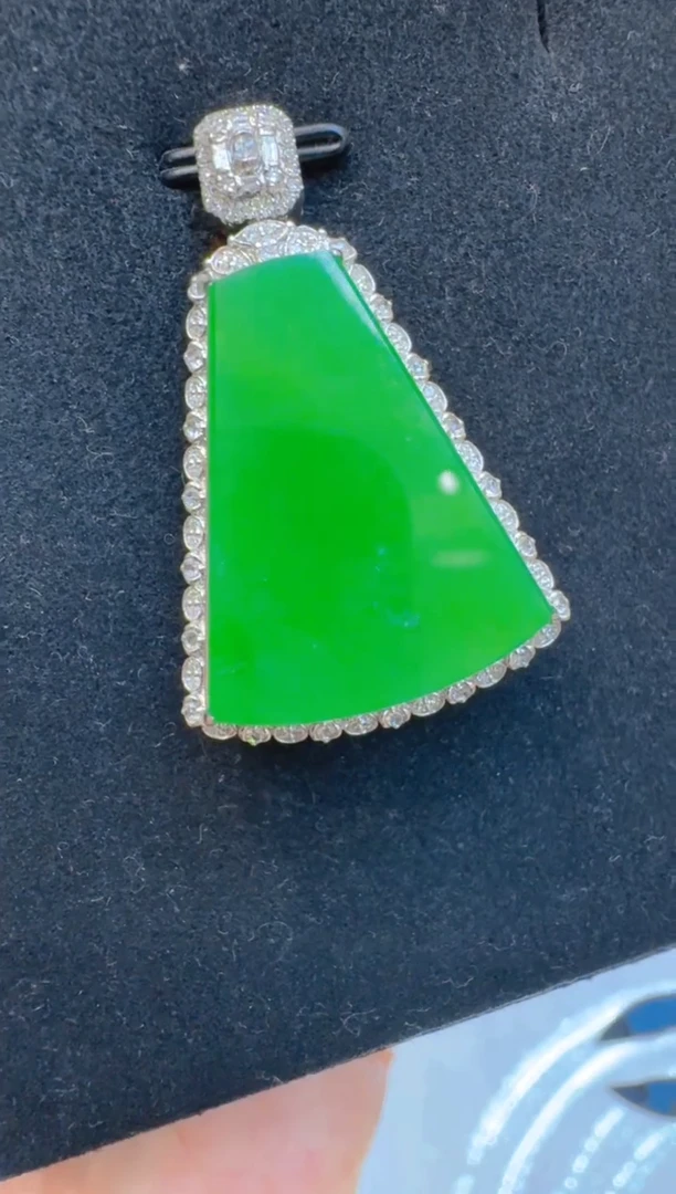 吊坠(不含链)18K金镶嵌翡翠多样性团购发一件