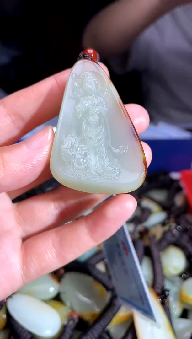 和田玉未镶嵌颈饰1