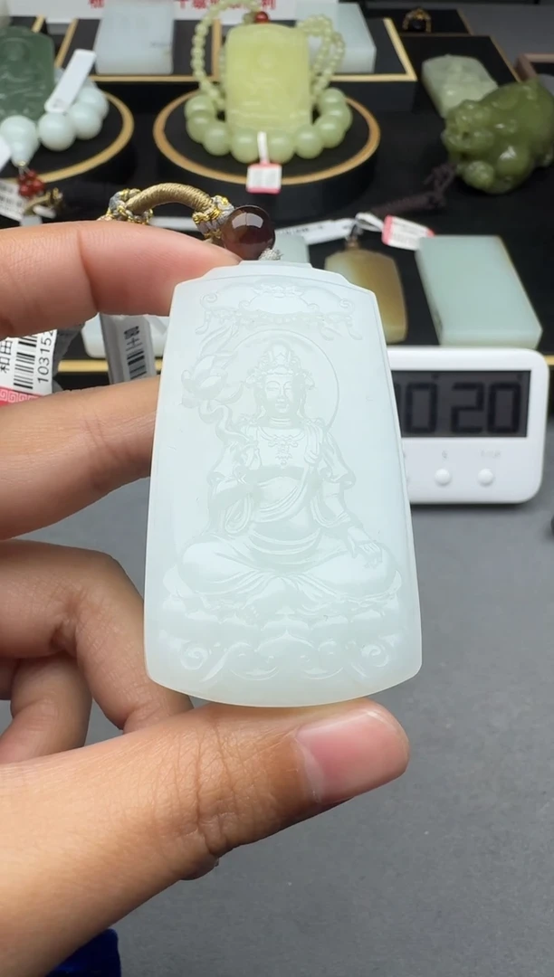 颈饰未镶嵌和田玉1