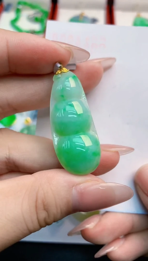 翡翠18K金镶嵌吊坠(不含链)1