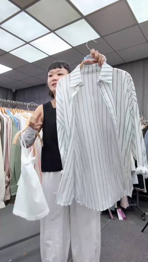 大哥家漂亮衣服漂亮颜色