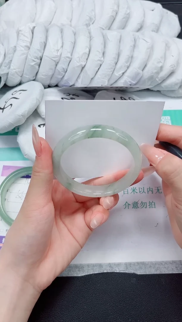 石英质玉手镯未镶嵌144-57