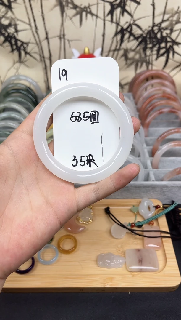 【闪购商品】石英质玉手镯未镶嵌19