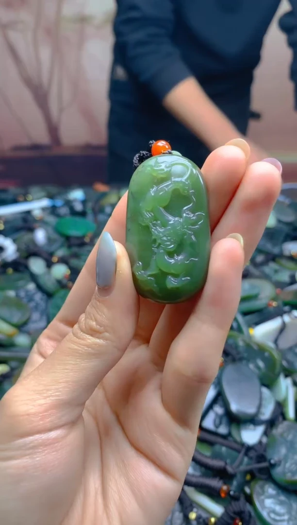 颈饰未镶嵌和田玉1