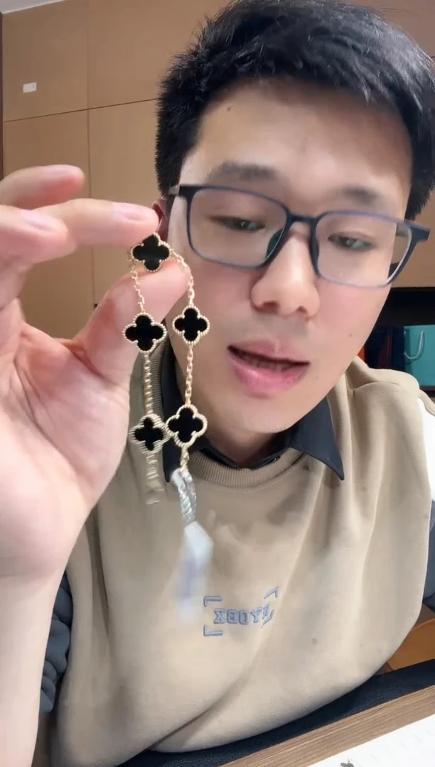 【闪购商品】玛瑙/玉髓手链18K金镶嵌黑色k黄，五花手链GHJ，25版