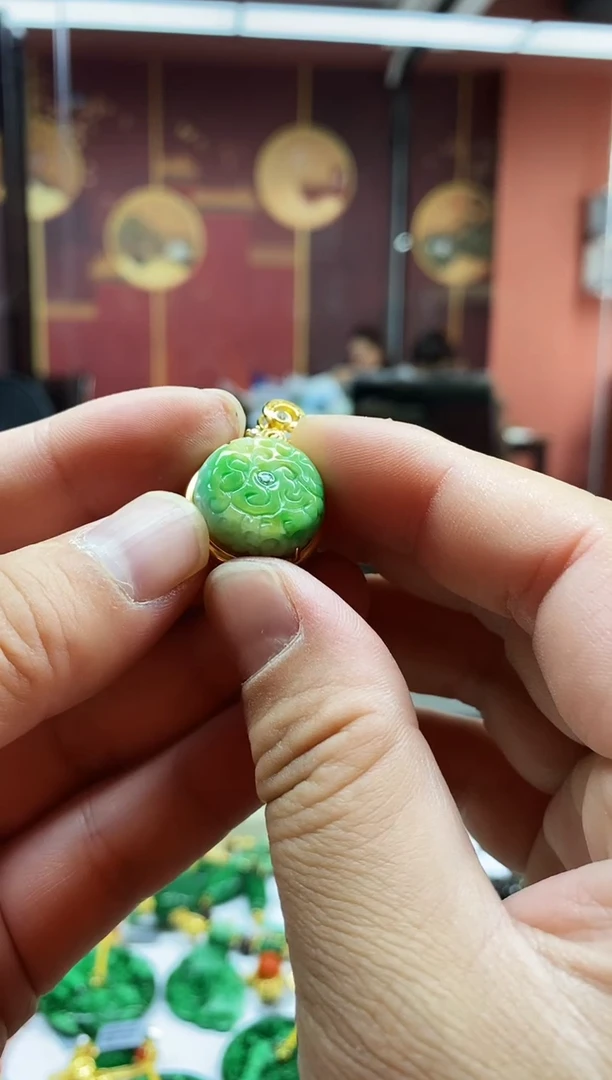 颈饰未镶嵌翡翠吊坠