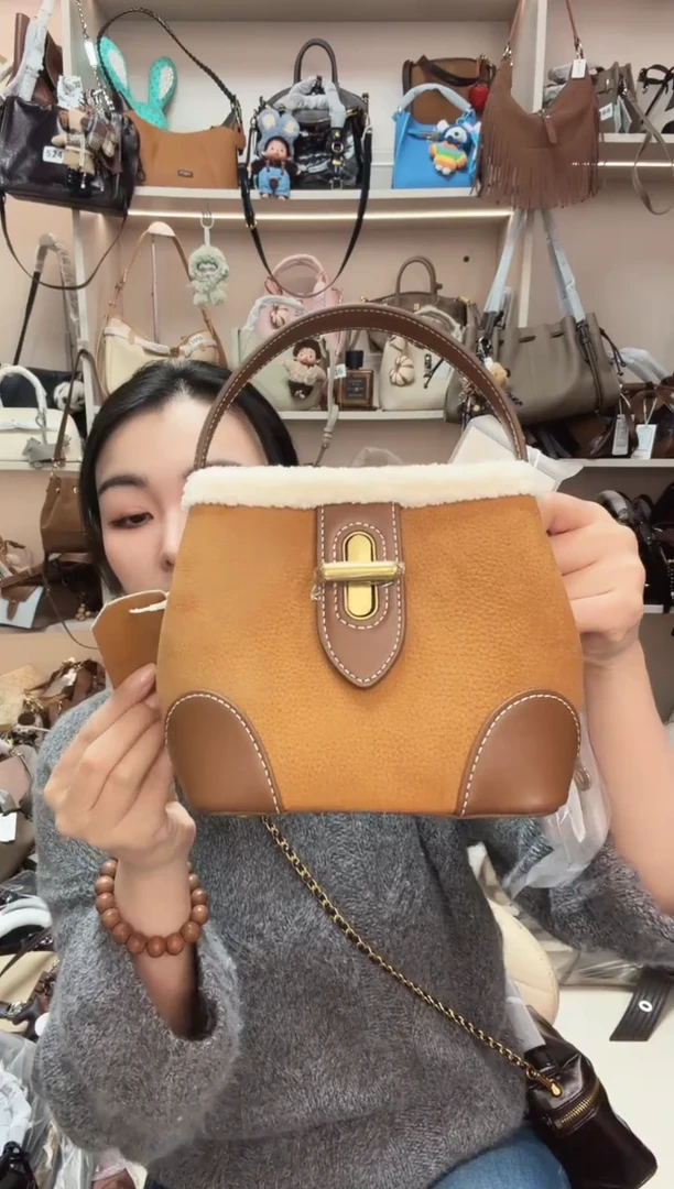 真皮劳拉毛毛水桶