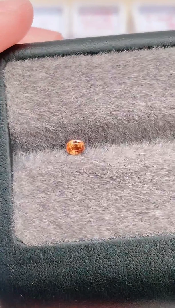 未镶嵌裸石石榴石（芬达石）0.31-62天然芬达石