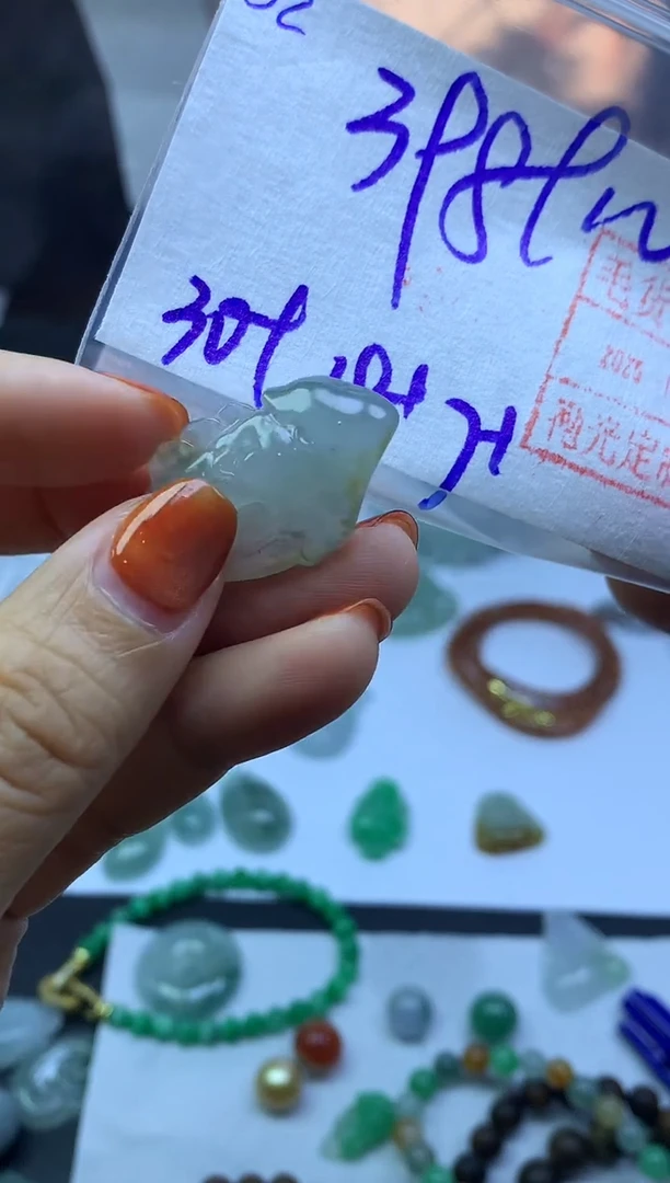 未镶嵌定制翡翠52蟹钳*408元毛货需精抛光