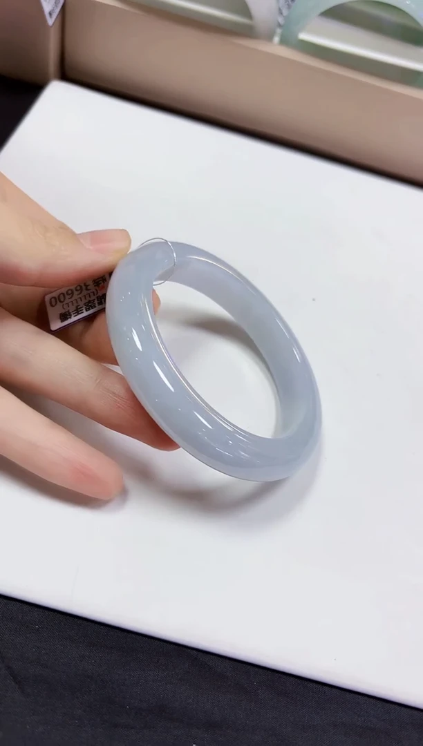 颈饰未镶嵌翡翠手镯58