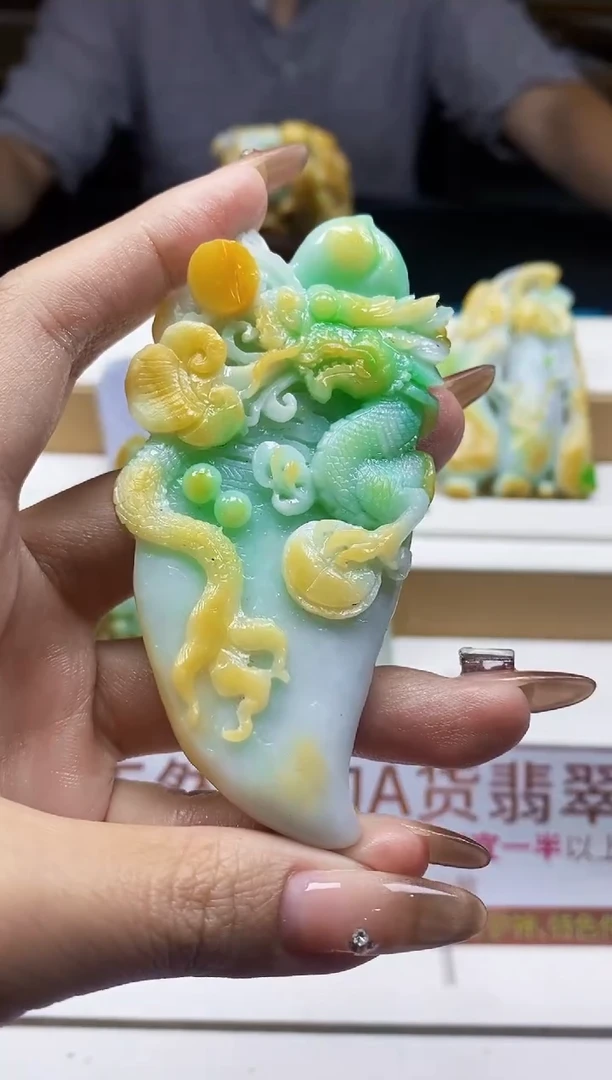 颈饰未镶嵌翡翠翡翠A货