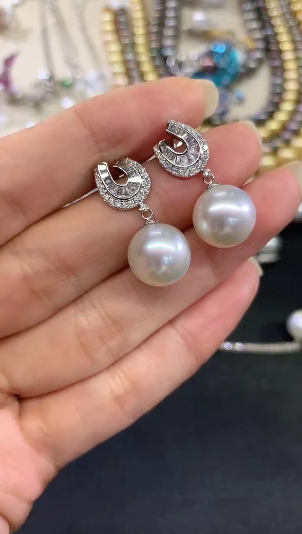 18K金镶嵌耳饰海水珍珠m238