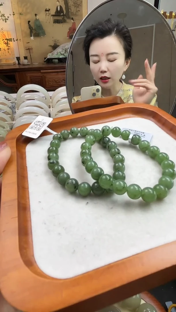 未镶嵌手链和田玉苹果绿手串卡8mm