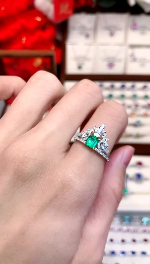 【闪购商品】祖母绿戒指18K金镶嵌0.61ct/天然宝石/七天无理由