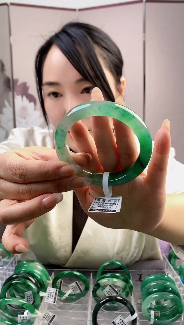 【闪购商品】石英质玉手镯未镶嵌16