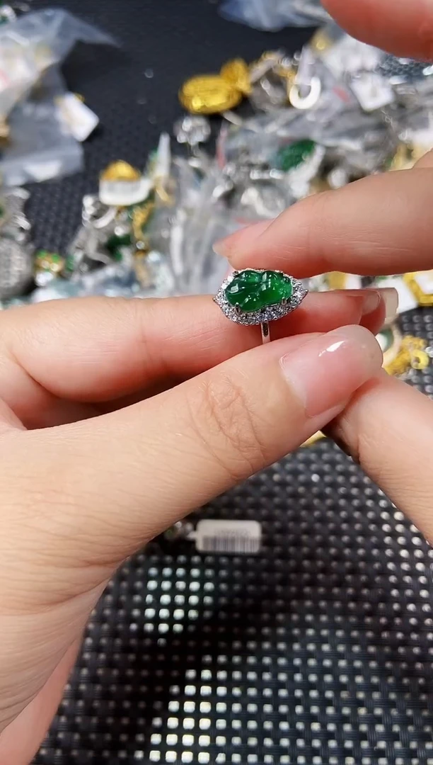 翡翠未镶嵌耳饰1111111111