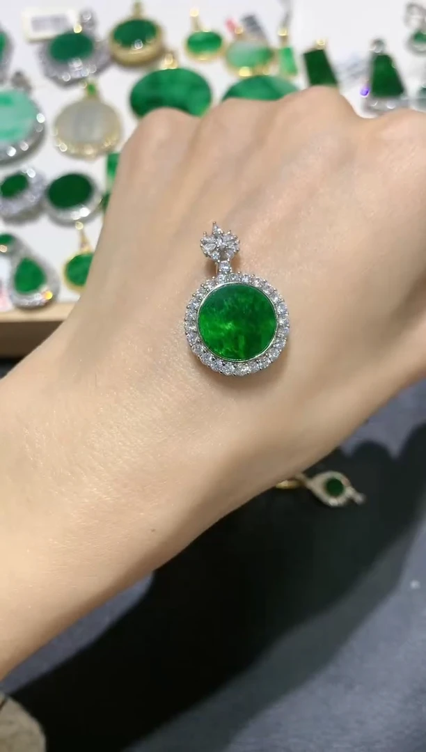 【闪购商品】翡翠吊坠(不含链)银S925镶嵌6多人多样性随机发货1件
