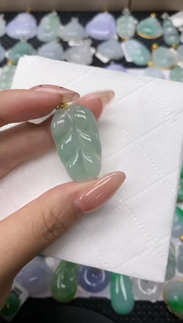 颈饰18K金镶嵌翡翠1111111111