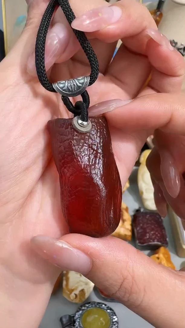 未镶嵌琥珀裸石琥珀