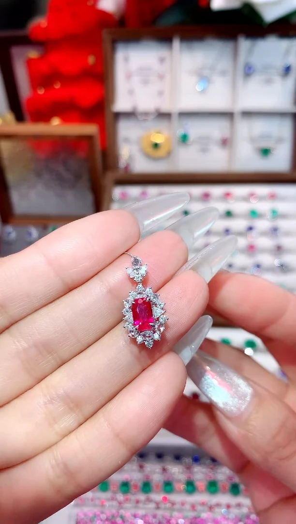 18K金镶嵌吊坠红宝石1.07ct/天然宝石/七天无理由