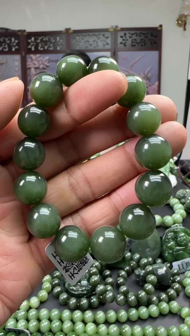 和田玉未镶嵌珠宝奇石手串