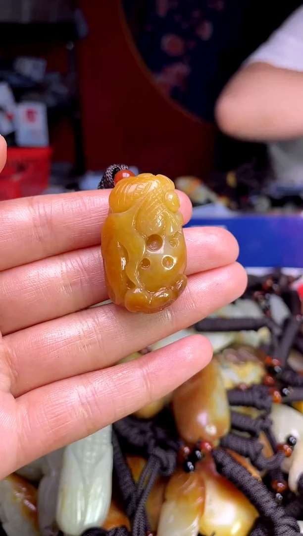 和田玉未镶嵌颈饰1