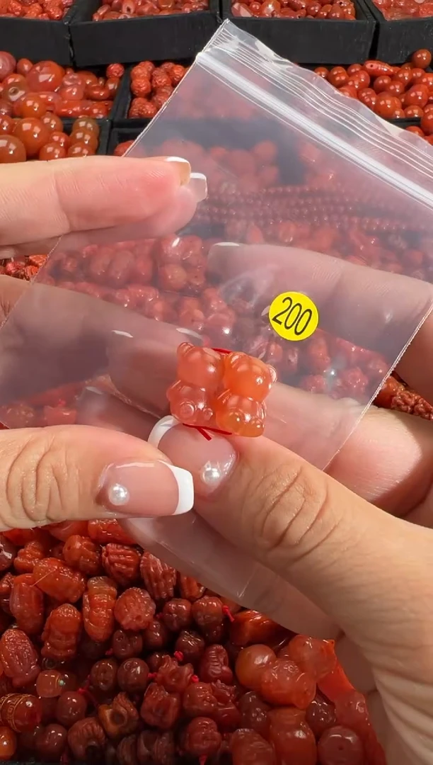 颈饰未镶嵌南红玛瑙1