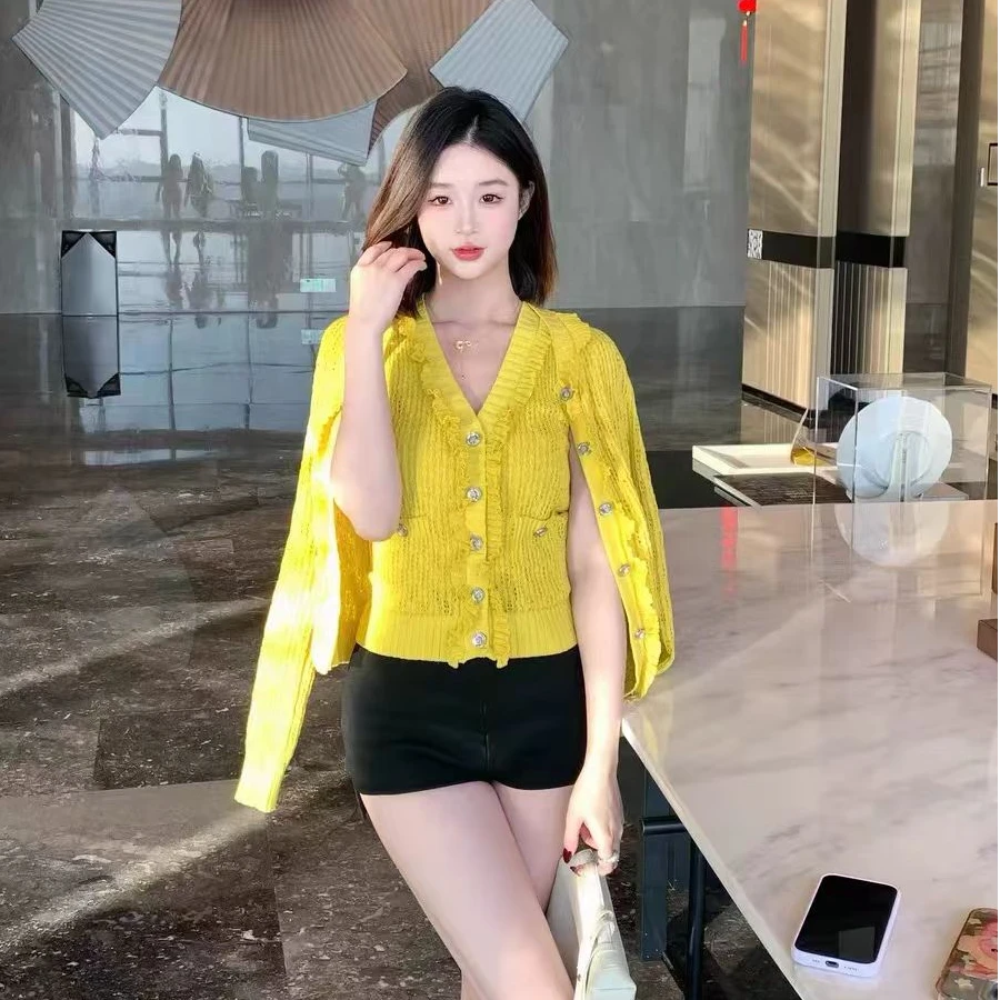 早春洋气Jennie招财黄花边马甲+长袖气质针织开衫显白套装春游女