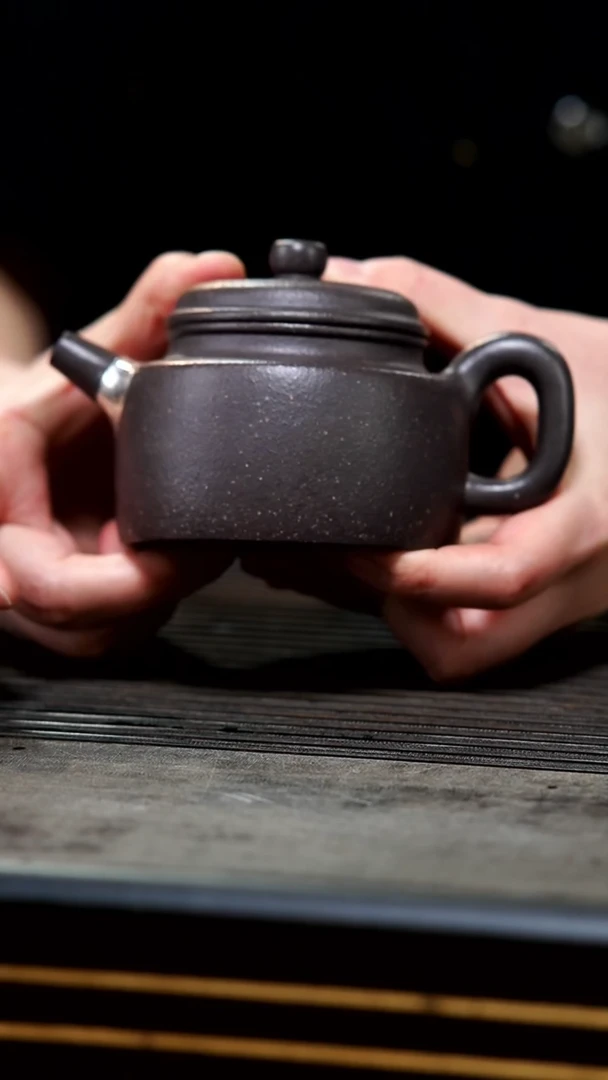 【闪购商品】紫砂茶壶微瑕全手天青包银德钟240cc