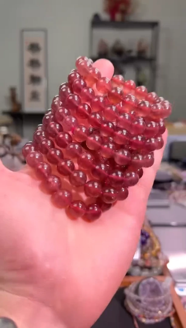 【闪购商品】石英质玉手串未镶嵌10+mm老矿草莓晶（多样性发其一）