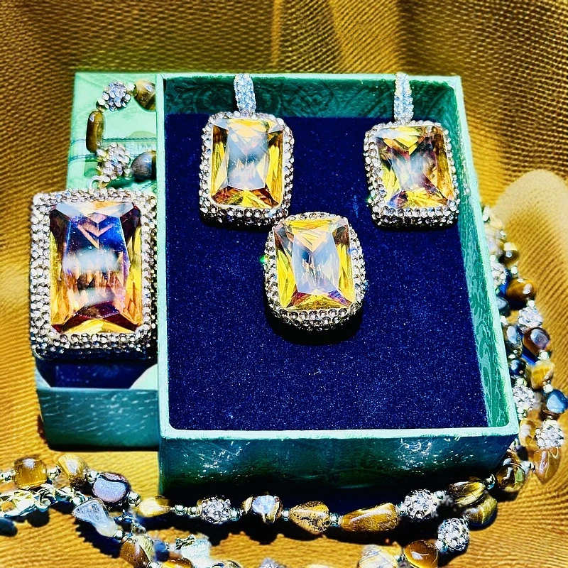 苏丹变色石三件套