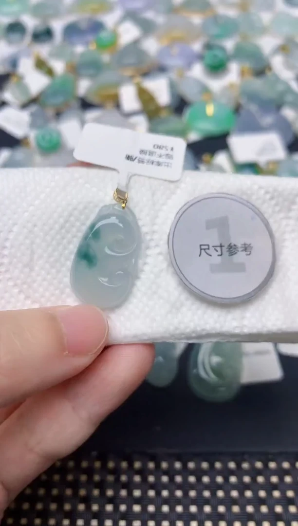 颈饰18K金镶嵌翡翠天然缅甸A货翡翠