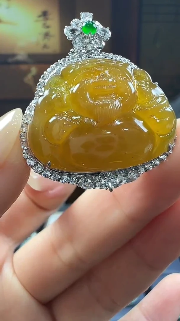 18K金镶嵌挂件翡翠财神