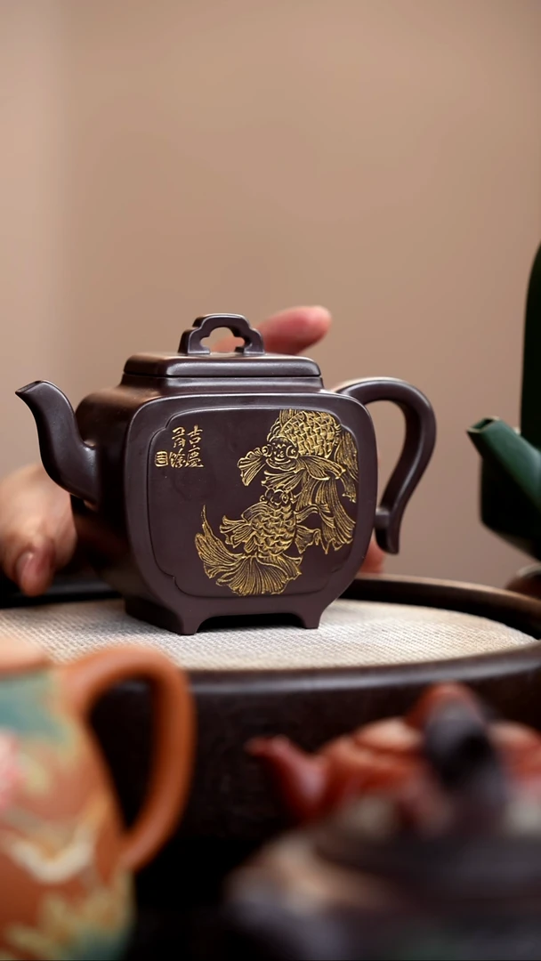 茶壶紫砂紫茄泥吉庆有余