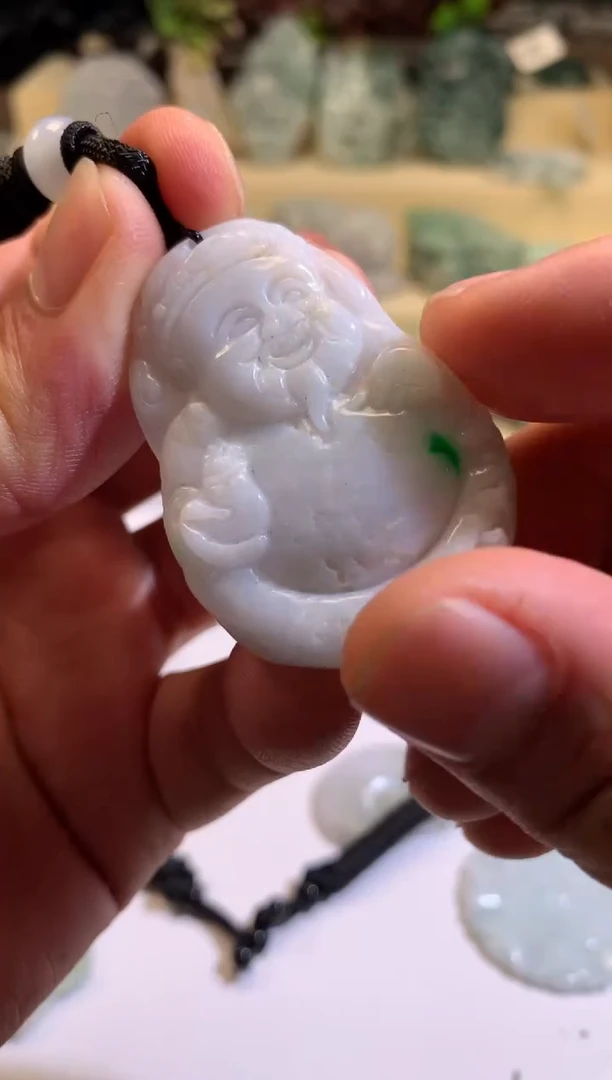 翡翠未镶嵌颈饰6/01/057