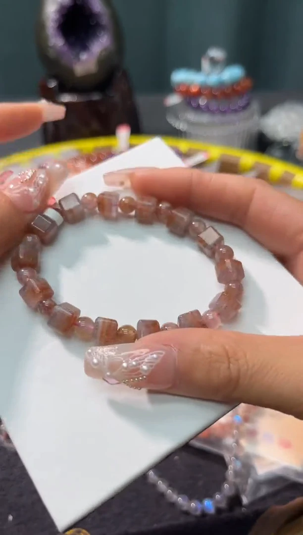 【闪购商品】水晶手链未镶嵌19多样性发其一/