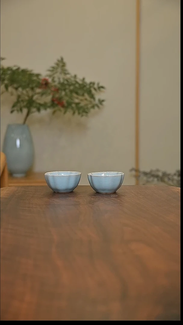 六合泰平杯2只 天青 微瑕 朱家汝窑款