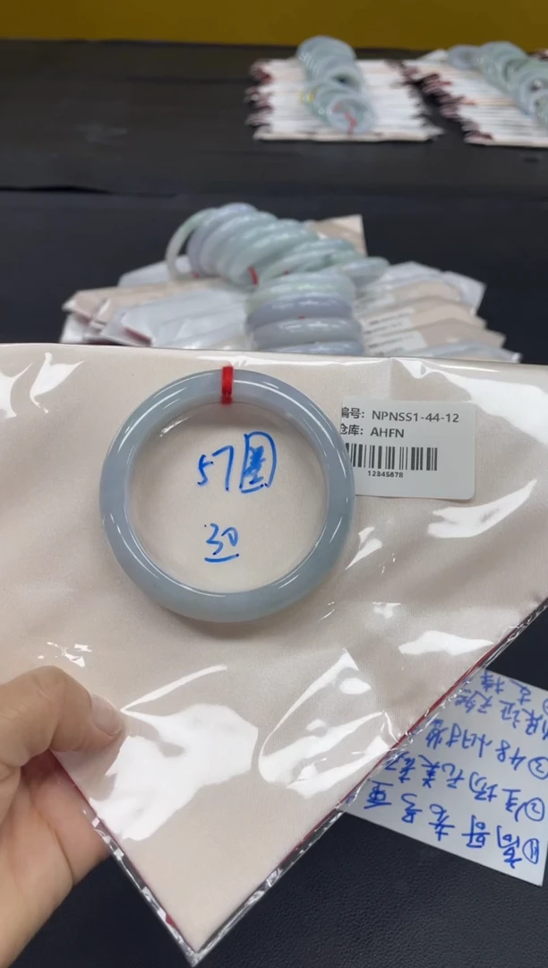 未镶嵌手镯翡翠翡翠手镯