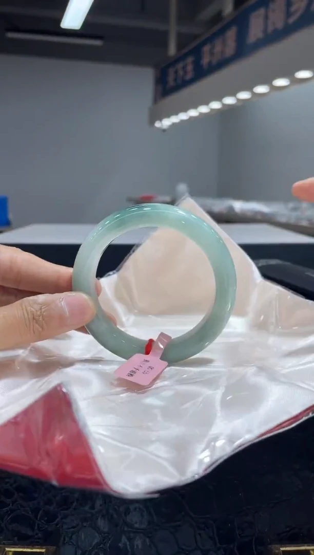 未镶嵌手镯翡翠5