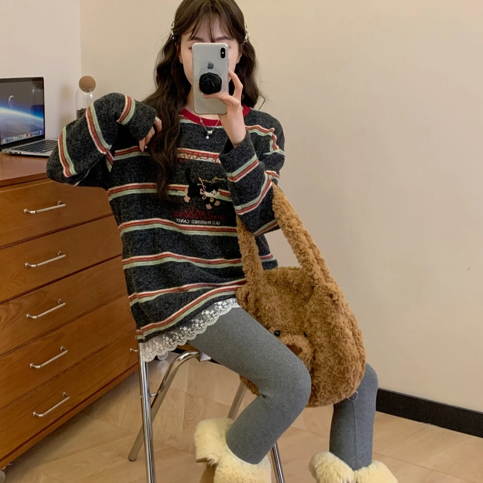 冬季新款蕾丝小猫打底长袖时尚春秋宽松百搭条纹圆领韩版慵懒风
