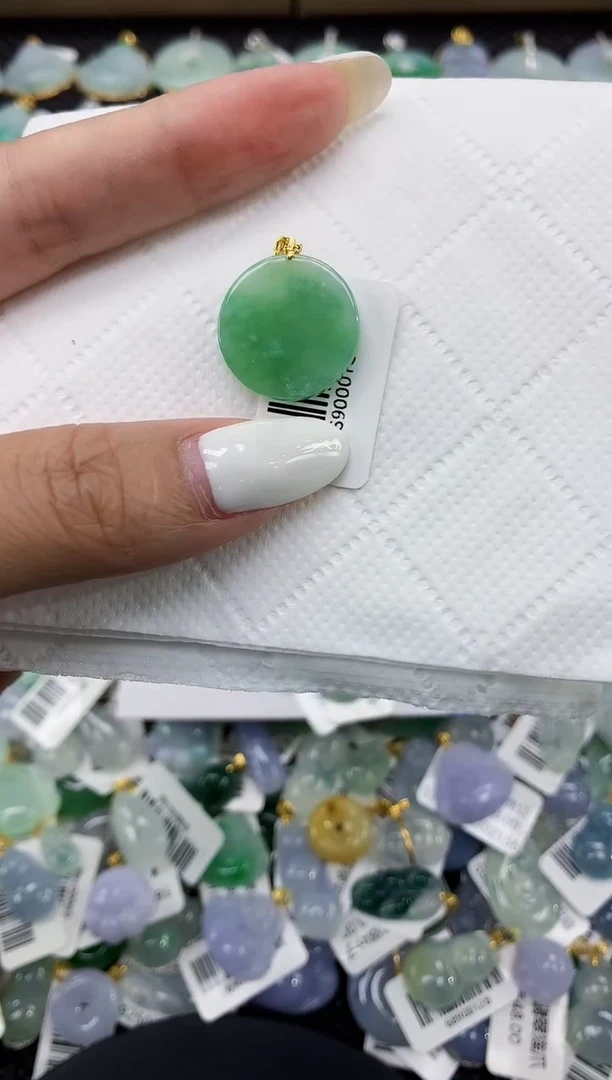 颈饰18K金镶嵌翡翠11111111111