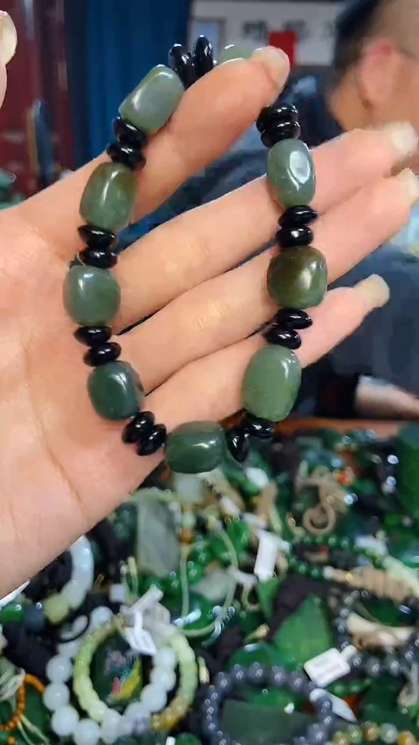 未镶嵌和田玉挂件1