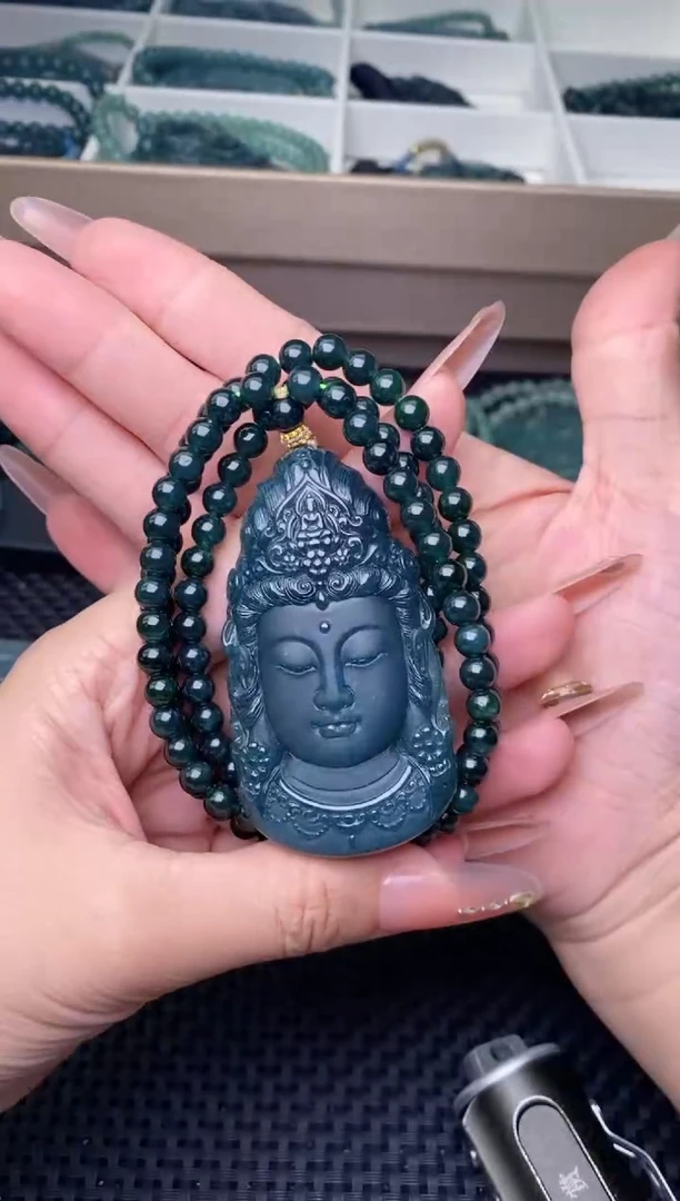 翡翠未镶嵌颈饰