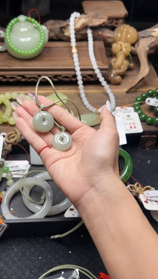 吊坠(不含链)未镶嵌和田玉且末青白 平安扣有瑕疵多样性发一