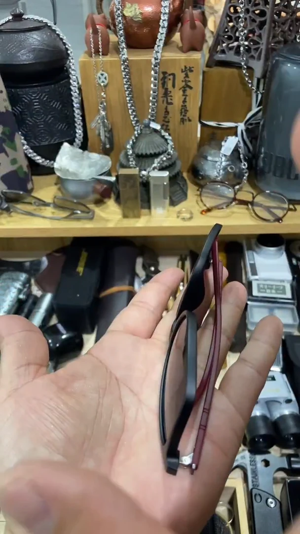 瓷片闪购商品  如图所示