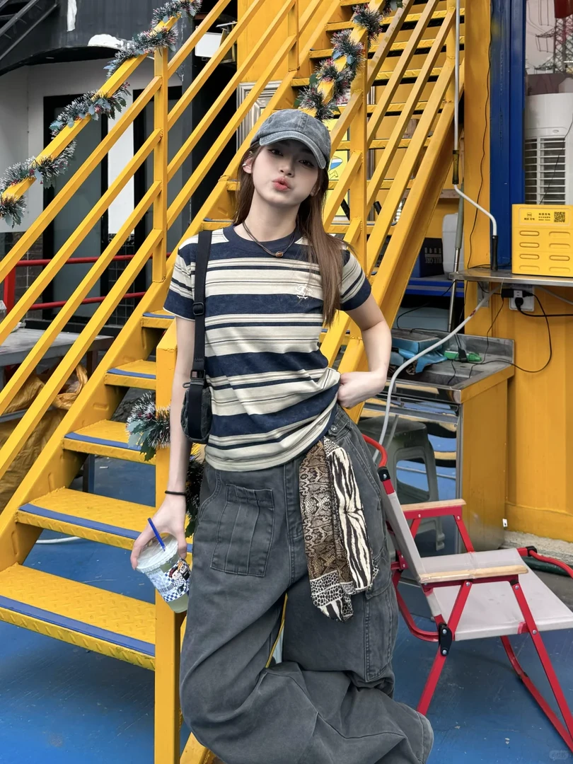 条纹正肩短袖T恤女2025夏季设计感小众街头休闲宽松上衣女款